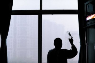 深圳同一产线两名工人相继确诊白血病 企业健康防线再敲警钟